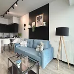 Hanza Tower - Blue Heaven - Pool, Sauna, Sunset View Apartment