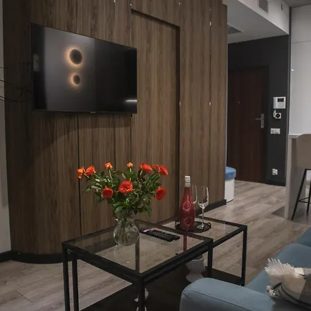 Hanza Tower - Blue Heaven - Pool, Sauna, Sunset View Apartment *